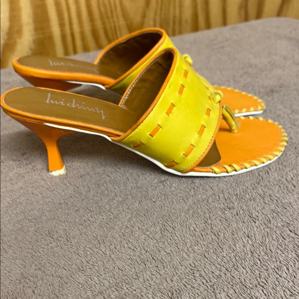 Vibrant Yellow and Orange Thong Sandals with Textured Strap size 6 - Picture 4 of 10